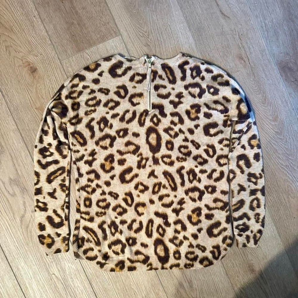H&M Leopard Print Sweater Women's Small Crewneck Animal Print Knit Top S - Picture 4 of 7